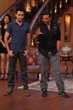 Akshay Kumar, Imran Khan promote Once upon a time in Mumbai Dobara on the sets of Comedy Nights with Kapil in Filmcity on 1st Aug 2013 (110).JPG